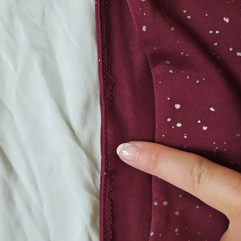 Beyond Yoga Maroon and Gold Patterned Leggings, Size S - Picture 7 of 10